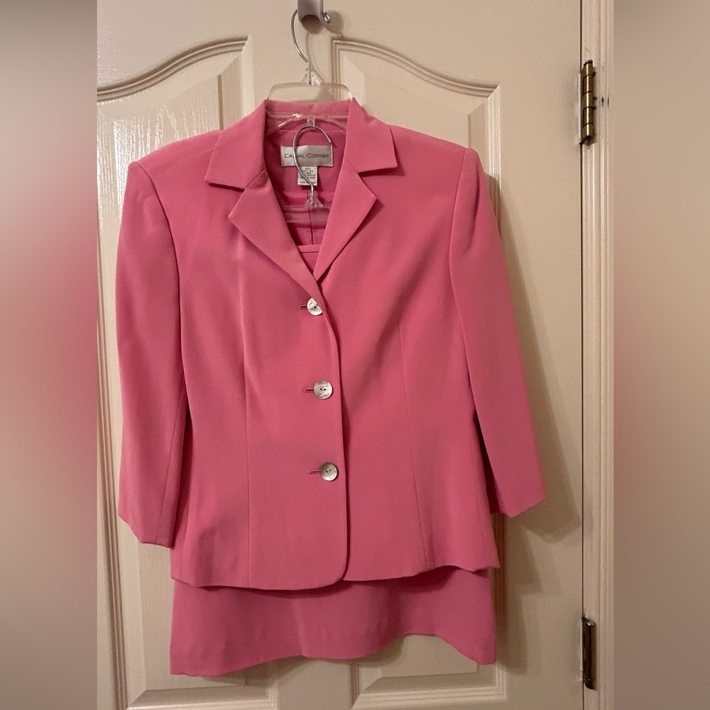 Casual Corner Women's suit in Bold Pink